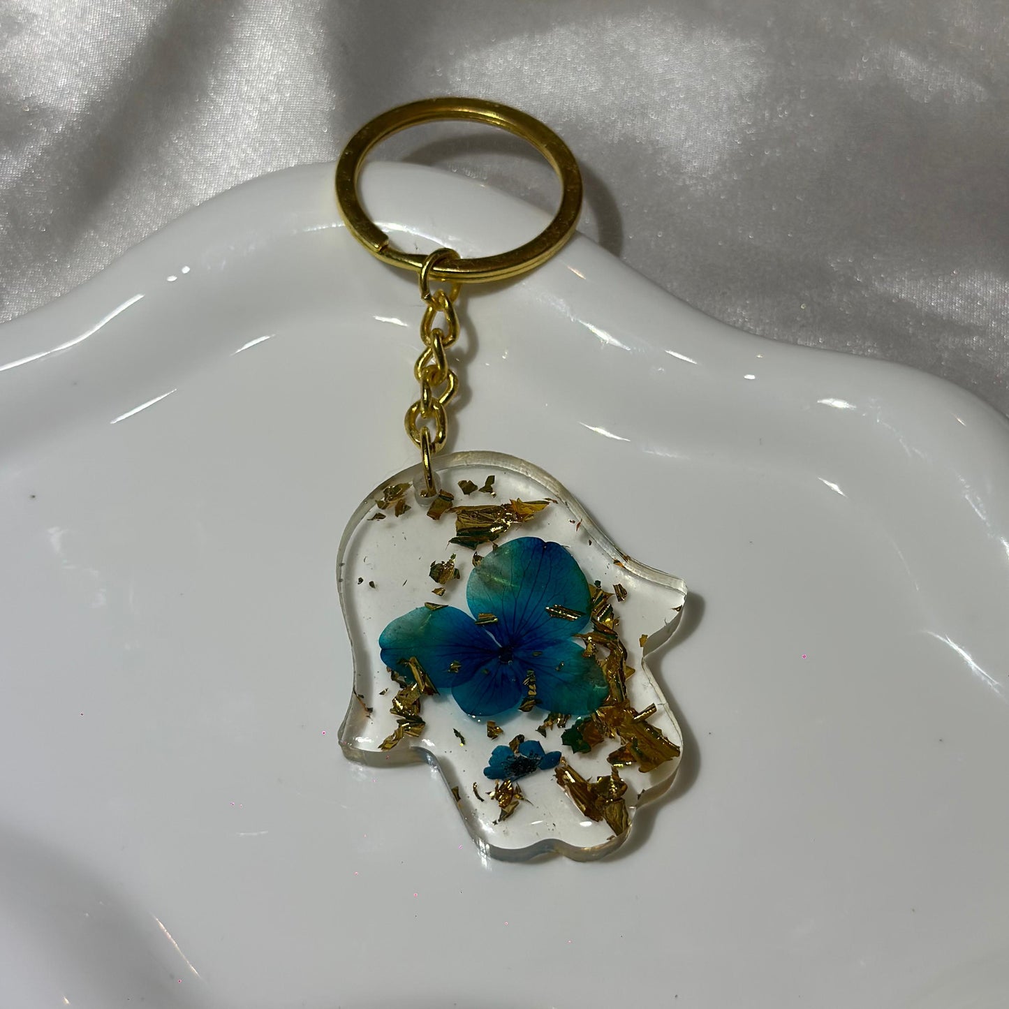 Blue flower transparent hand keychain